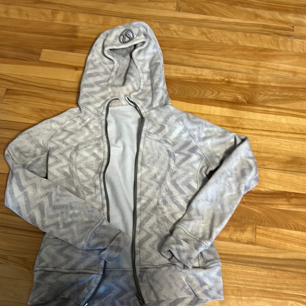 Grey pattern scuba zip up